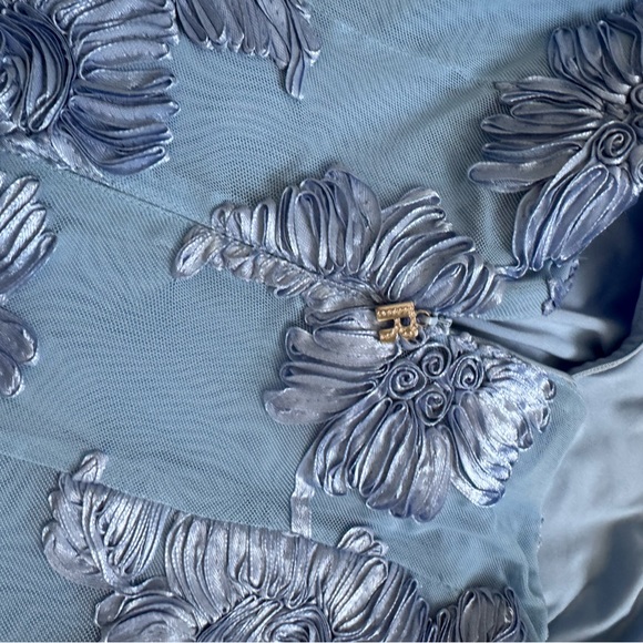 Rotate Elegant Blue Floral Strapless Dress - Picture 6 of 6